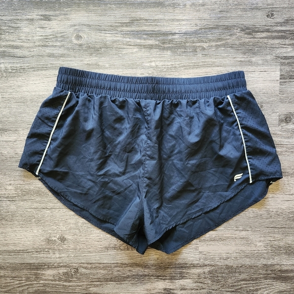 Fabletics Classic Black Athletic Shorts - Picture 1 of 3